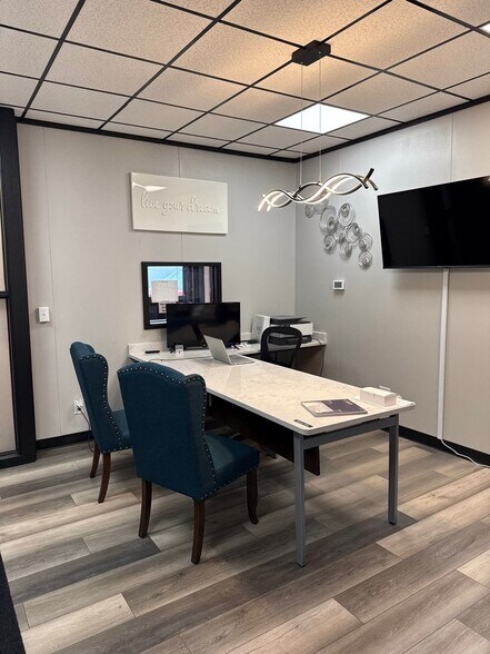 1298 Conant St, Maumee, OH à louer - Photo de l’immeuble – Image 3 sur 17