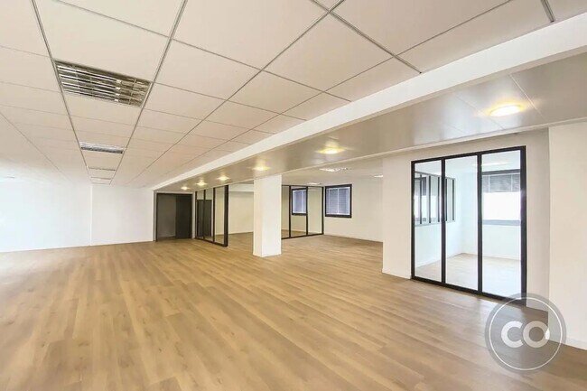 Plus de détails pour Bureau à vendre