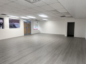 118 Broadway, Lynbrook, NY à louer Photo intérieure– Image 1 sur 5