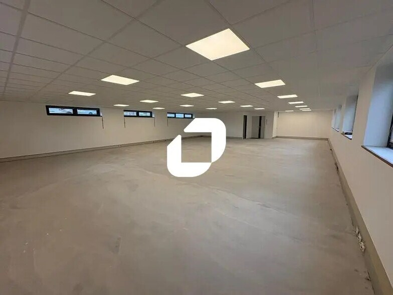 Bureau dans Saint-Germain-en-Laye à louer - Photo de l’immeuble – Image 2 sur 10