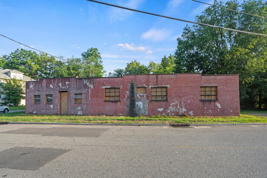227 Van Riper Ave, Elmwood Park, NJ à vendre - Photo de l’immeuble – Image 3 sur 15