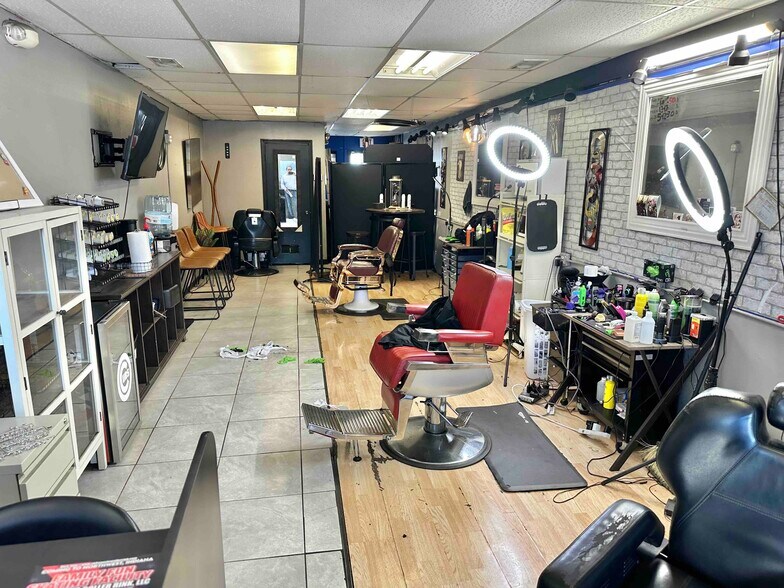 6627 Kennedy Ave, Hammond, IN à vendre - Photo intérieure – Image 2 sur 2
