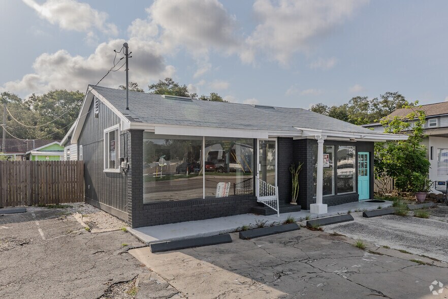 1775 Clearwater Largo Rd, Clearwater, FL à vendre - Photo principale – Image 1 sur 2