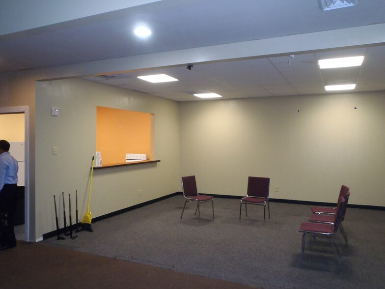 4175 Moat Dr, Winston-Salem, NC à vendre - Photo intérieure – Image 2 sur 27