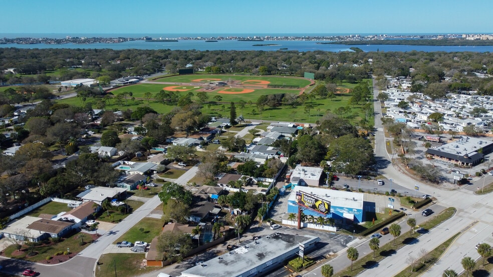 3350 Tyrone Blvd N, Saint Petersburg, FL à louer - Aérien – Image 2 sur 27