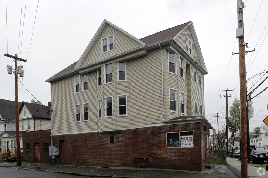724 Connecticut Ave, Bridgeport, CT à louer - Photo de l’immeuble – Image 3 sur 5