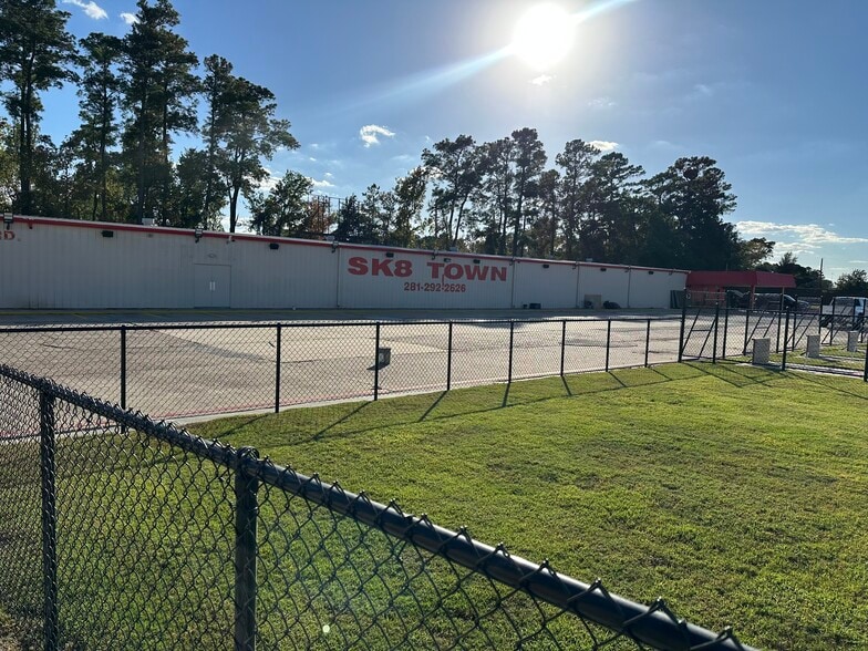 Skate Town Entertainment Venue portefeuille de 2 biens à vendre sur LoopNet.fr - Photo de l’immeuble – Image 2 sur 16