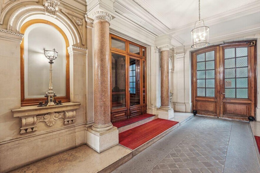 Bureau dans Paris à vendre - Hall d’entrée – Image 2 sur 23