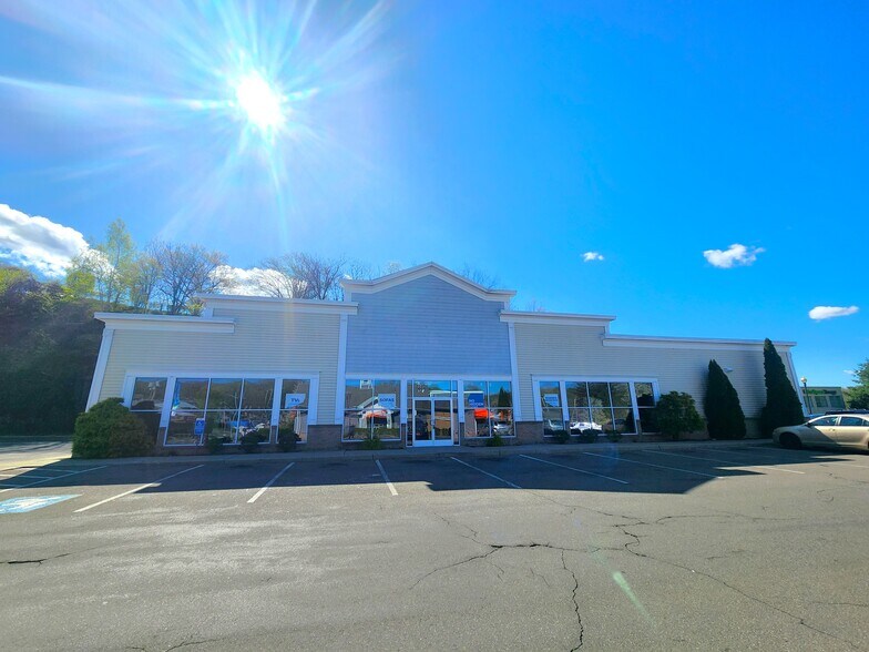 508 W Main St, Meriden, CT à louer - Photo de l’immeuble – Image 1 sur 5