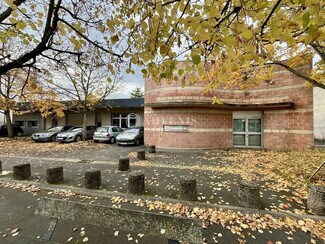 Plus de détails pour Local d'activités à louer