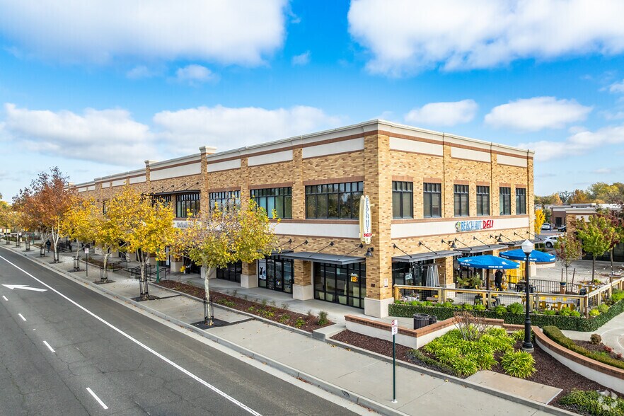 110 Gateway Dr, Lincoln, CA à louer - Photo de l’immeuble – Image 2 sur 5