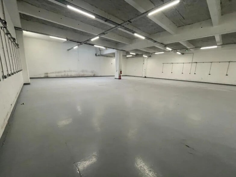 Local d’activités dans Paris à louer - Photo intérieure – Image 3 sur 5