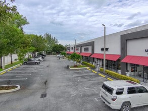 7850 NW 32nd St, Doral, FL à louer Photo intérieure– Image 1 sur 1