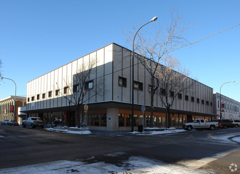 477 Shoup Ave, Idaho Falls, ID à louer - Photo de l’immeuble – Image 1 sur 9