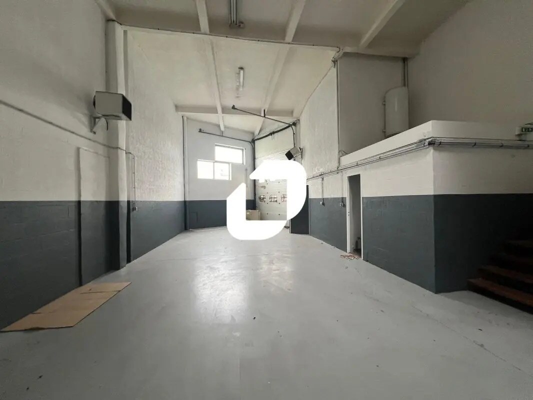 Local d’activités dans Combs-la-Ville à louer Photo intérieure– Image 1 sur 10
