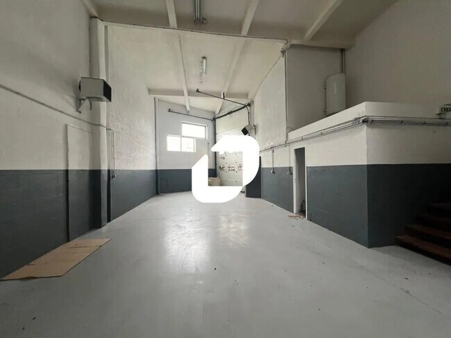 Plus de détails pour Bureau, Local d'activités à louer