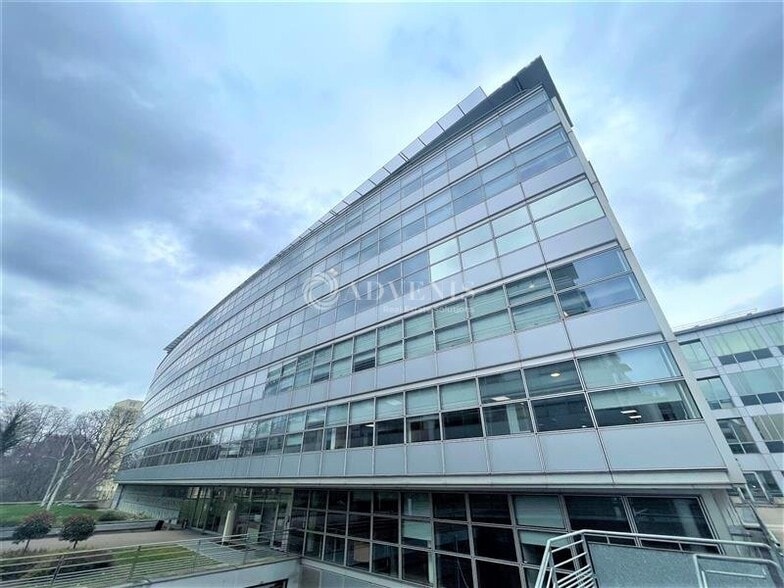 140 Avenue Jean Lolive, Pantin à louer - Photo de l’immeuble – Image 1 sur 7