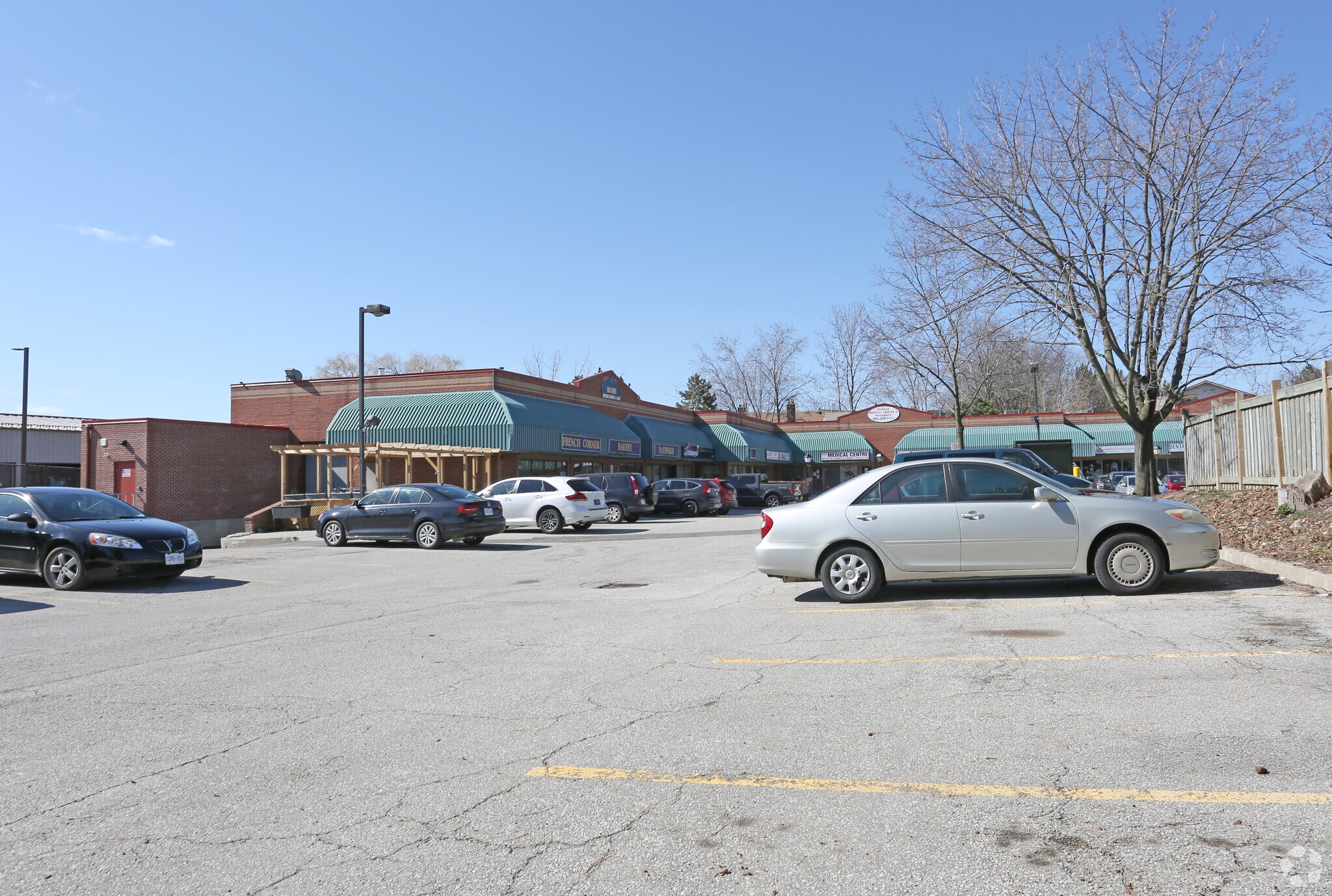 1224 Dundas St W, Mississauga, ON à louer Photo principale– Image 1 sur 8