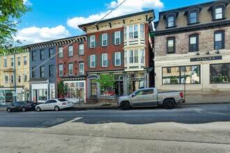 27 S Main St, Phoenixville, PA à louer Photo intérieure– Image 2 sur 37