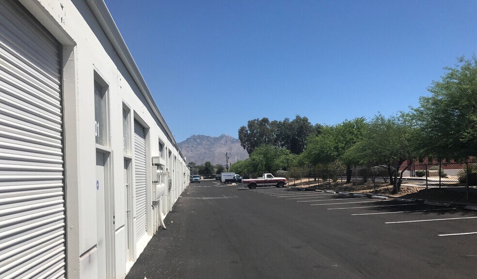 2100 N Wilmot Rd, Tucson, AZ à louer - Photo de l’immeuble – Image 3 sur 12
