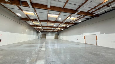 2000-2036 Senter Rd, San Jose, CA à louer Photo intérieure– Image 2 sur 11
