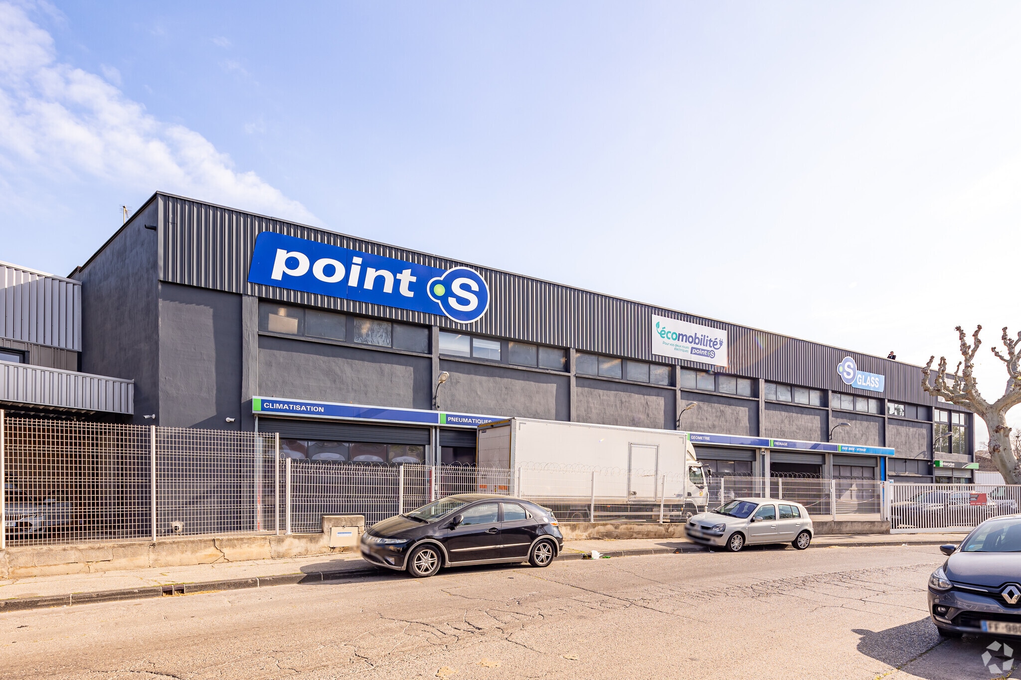 Local d’activités dans Marseille à louer Photo de l’immeuble– Image 1 sur 5