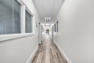 Plus de détails pour 1700 N Dixie Hwy, Boca Raton, FL - Bureau à louer