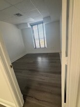 1920 E Hallandale Beach Blvd, Hallandale Beach, FL à louer Photo intérieure– Image 2 sur 3