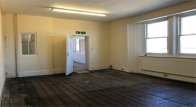 53 Lampton Rd, Hounslow à louer Photo intérieure– Image 1 sur 2