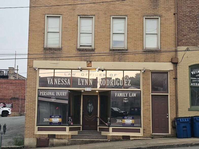 219 Jefferson St, Fairmont, WV à vendre - Photo de l’immeuble – Image 1 sur 22