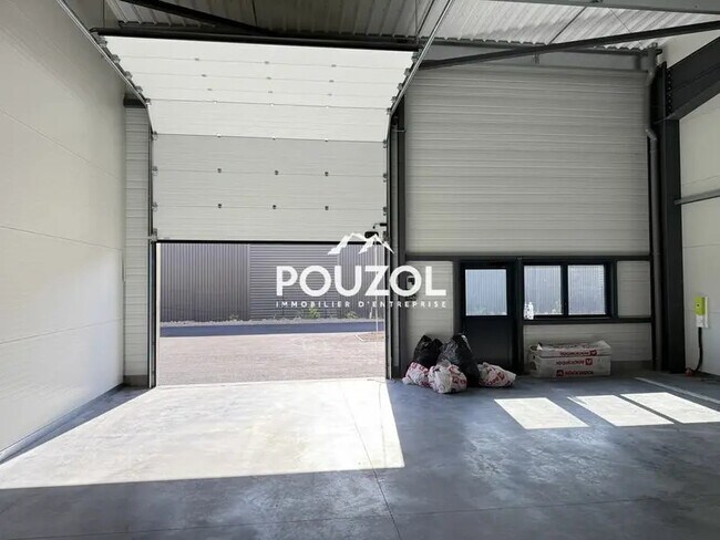 Plus de détails pour Industriel/Logistique à louer