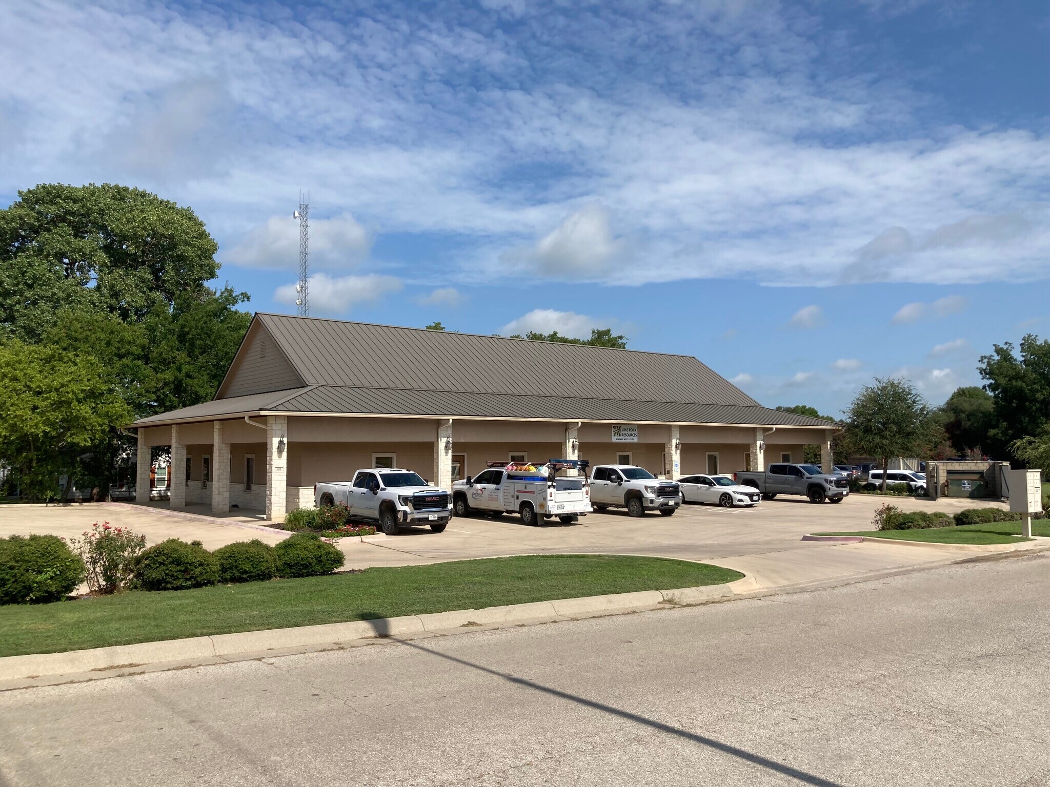 404 Park West Ct, Decatur, TX à louer Photo de l’immeuble– Image 1 sur 39
