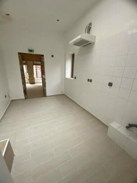 Local commercial dans Lyon à louer - Photo de l’immeuble – Image 2 sur 6