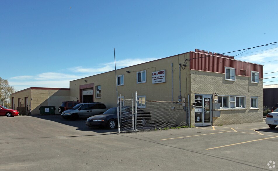 1019 Nelson St, Oshawa, ON à louer - Photo de l’immeuble – Image 3 sur 7