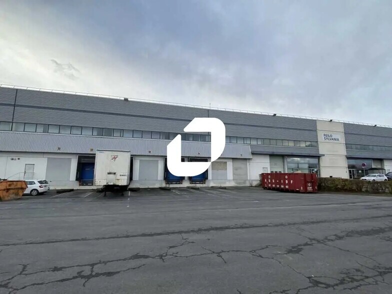Industriel/Logistique dans Le Plessis-Belleville à louer - Photo de l’immeuble – Image 1 sur 7