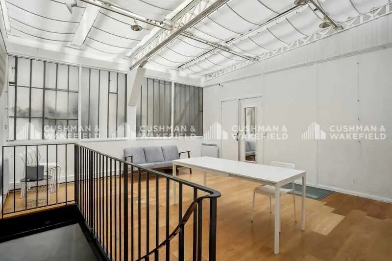 19 Rue De Rocroy, Paris à louer - Photo de l’immeuble – Image 2 sur 13