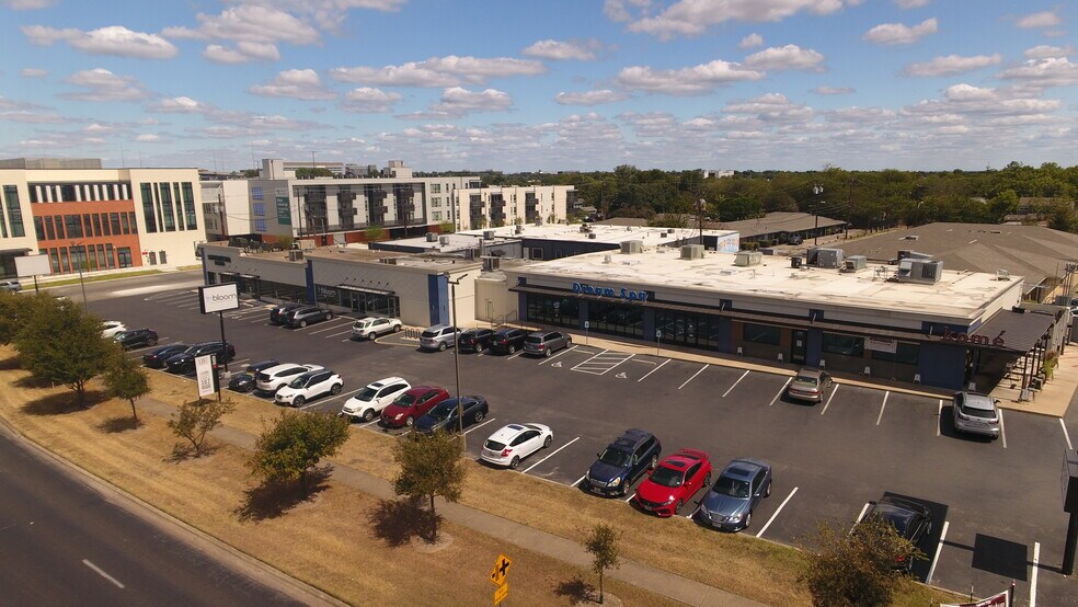 5301-5307 Airport Blvd, Austin, TX à louer - Photo de l’immeuble – Image 2 sur 5