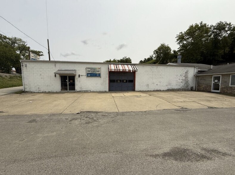 403 Charles St, Sistersville, WV à vendre - Photo de l’immeuble – Image 1 sur 7