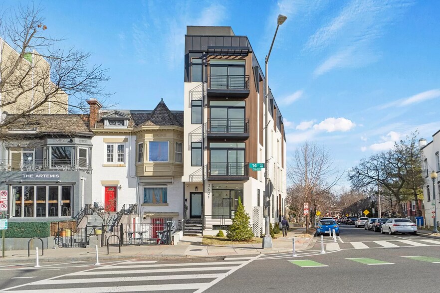 3601 14th St NW, Washington, DC à vendre - Photo de l’immeuble – Image 2 sur 10