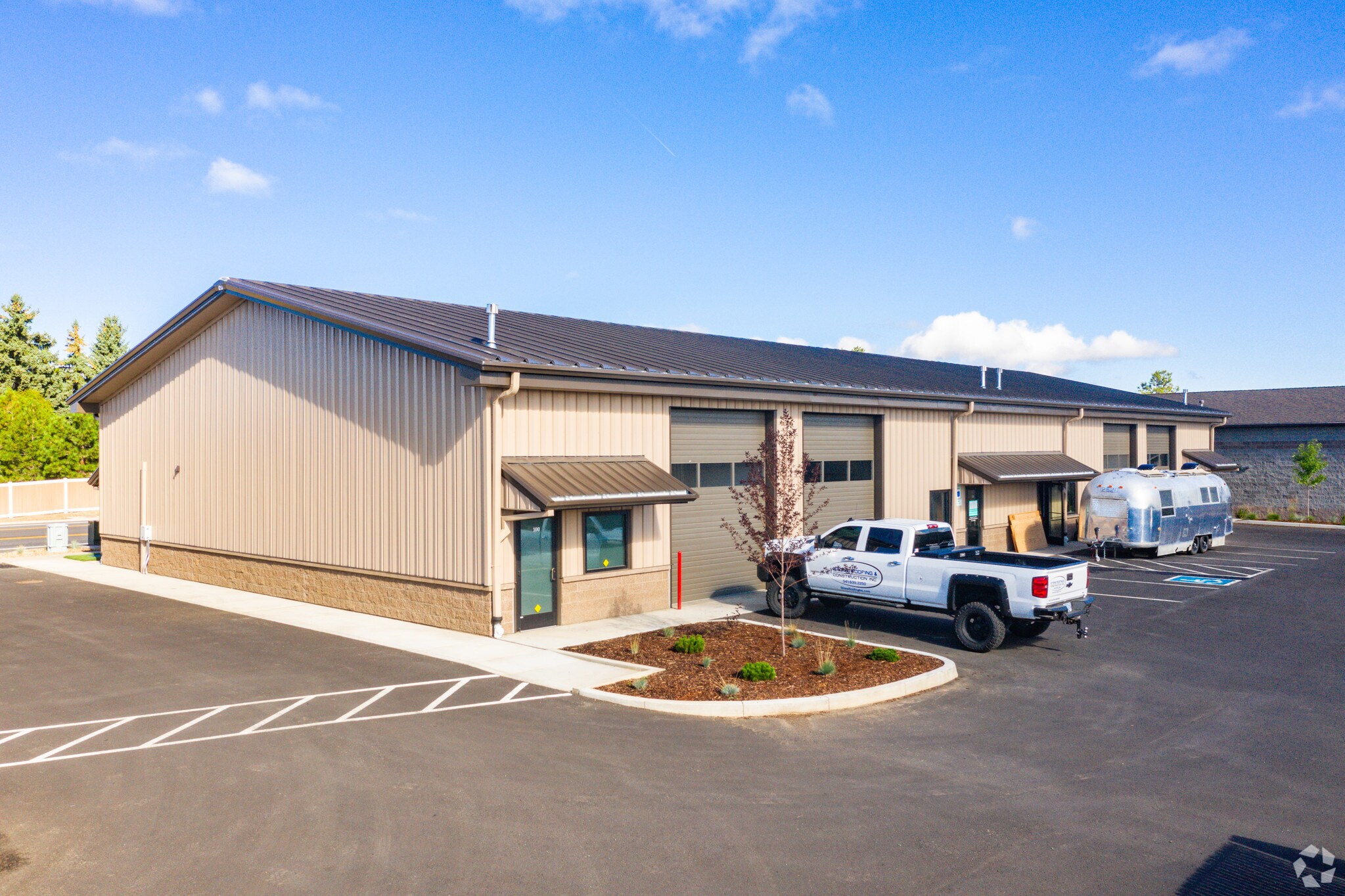 61438 American Ln, Bend, OR à louer Photo principale– Image 1 sur 9
