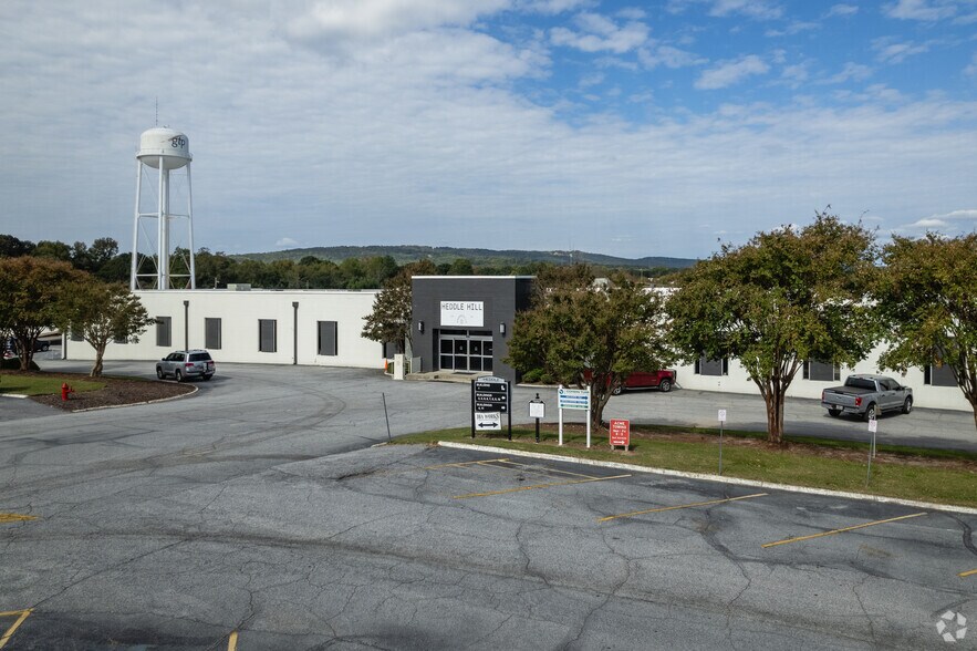 1801 Rutherford Rd, Greenville, SC à louer - Photo de l’immeuble – Image 2 sur 45