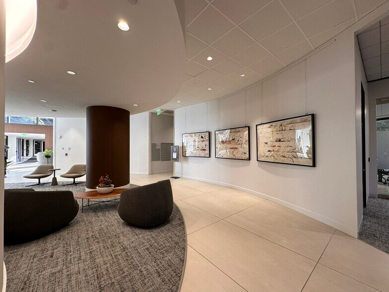 6363 Woodway Dr, Houston, TX à louer - Hall d’entrée – Image 3 sur 10