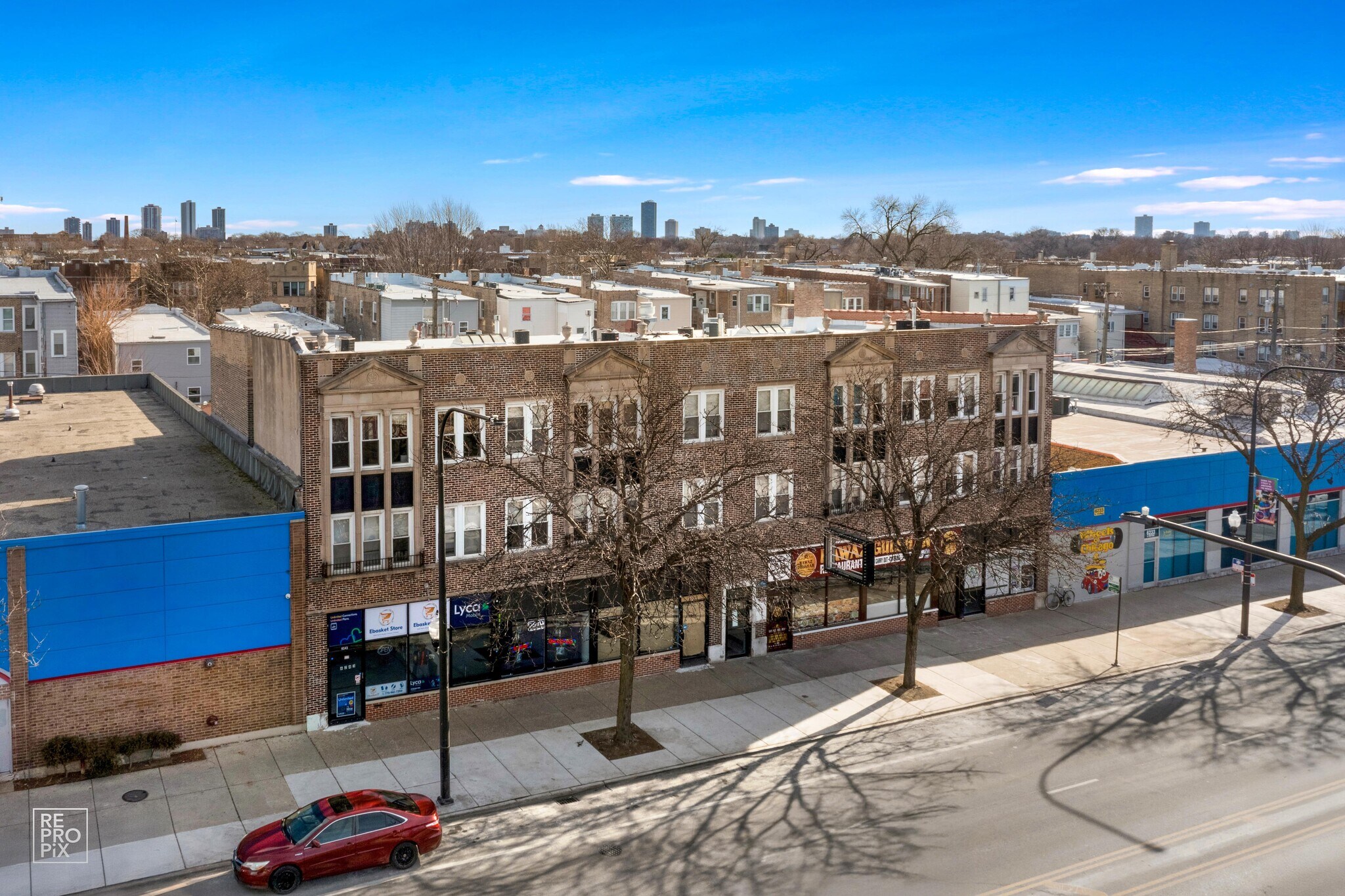 6235-6243 N Western Ave, Chicago, IL à louer Photo de l’immeuble– Image 1 sur 13