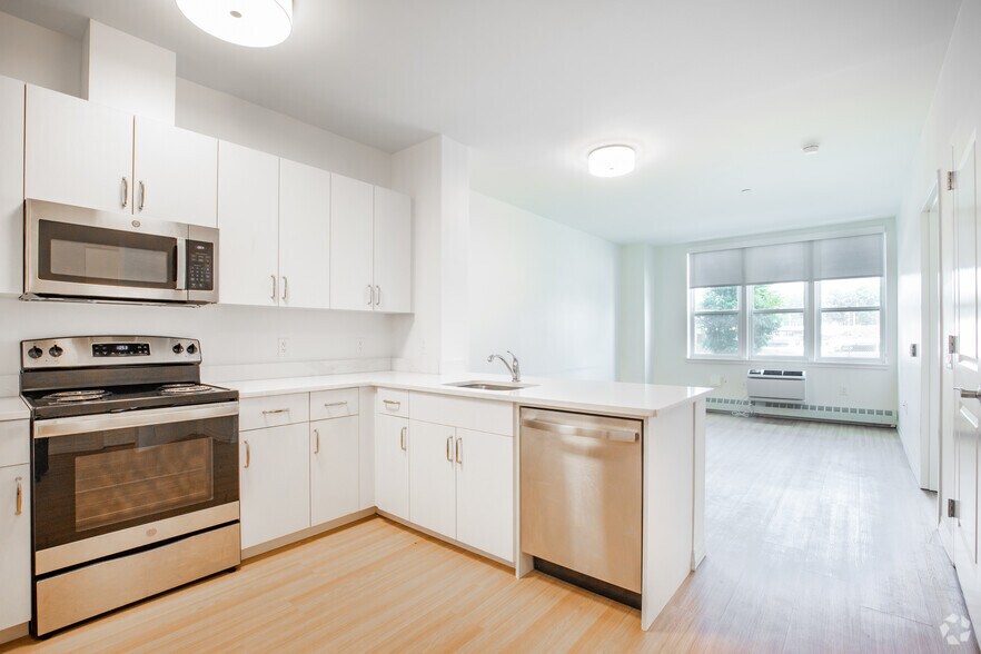 10-40 Station Dr, Wyandanch, NY à louer - Photo intérieure – Image 3 sur 28