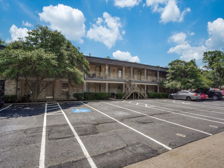 1507 E 15th St, Plano, TX à vendre - Photo de l’immeuble – Image 3 sur 24