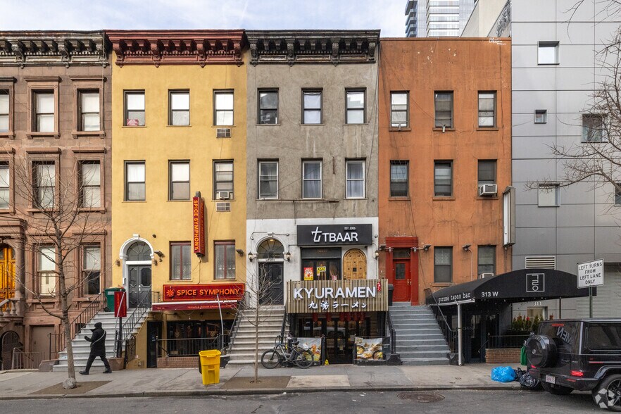 315 W 46th St, New York, NY à vendre - Photo principale – Image 1 sur 5