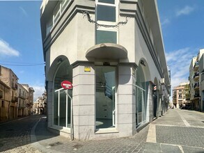 Local commercial dans El Vendrell, Tarragona à louer Photo de la construction– Image 1 sur 9