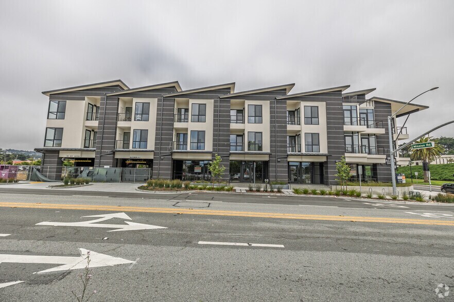 889 Mc Lellan Dr S, South San Francisco, CA à vendre - Photo de l’immeuble – Image 3 sur 4