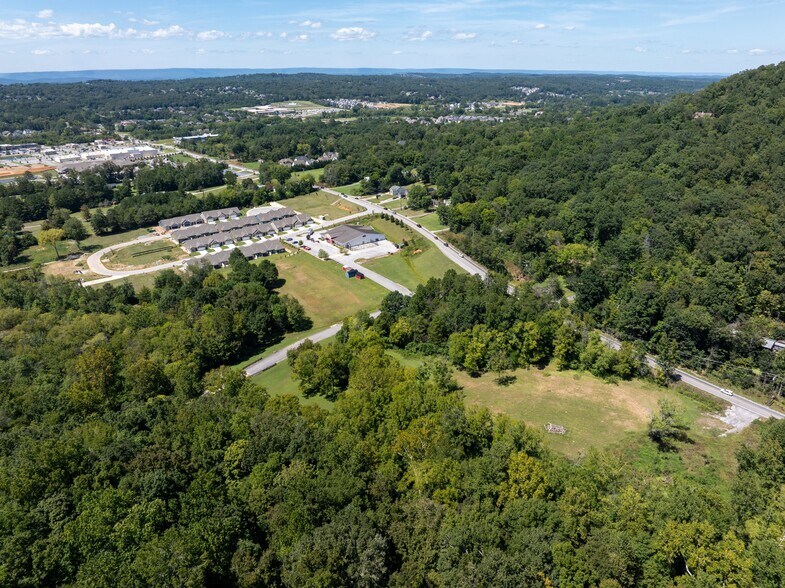 1784 Oakbrook Trail, Ooltewah, TN à vendre - Photo de l’immeuble – Image 3 sur 3
