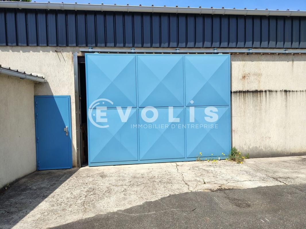 Local d’activités dans Neuilly-Plaisance à louer Photo de l’immeuble– Image 1 sur 5